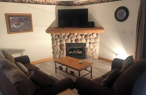 Utica House | Bella Villa familiar. WIFI. Close to Starved Rock Park Hiking trails. Relaxing!
