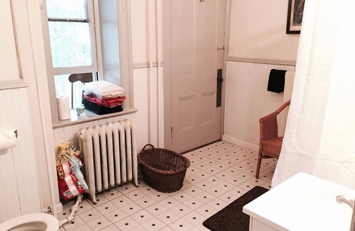 Bellefonte Apartment | Bellefonte Victorian Apt W/Balcony. Close To State College/PSU
