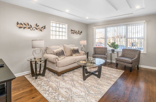 Forestview House | Berwyn Rental