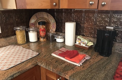 Ravenswood Condo | Best Lincoln Square Location - Spacious 2 bedroom