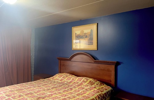 Woodlawn Hotel | Best Motel By OYO Chicago I-90
