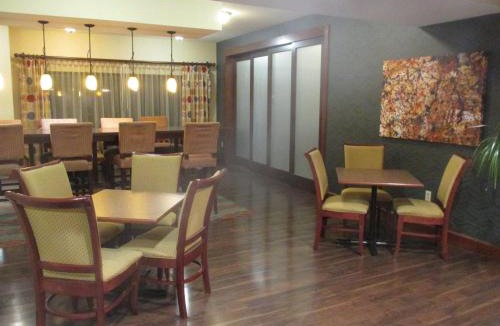 Effingham Hotel | Best Western Delta Inn