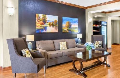 South Beloit Hotel | Best Western Legacy Inn & Suites Beloit/South Beloit