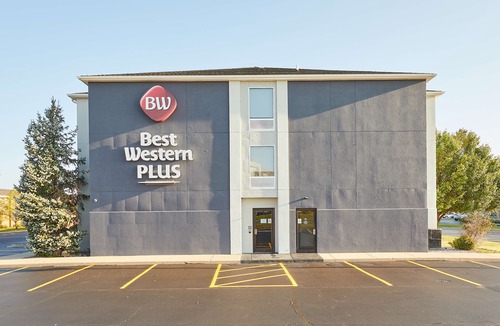 Bourbonnais Hotel | Best Western Plus Bourbonnais Hotel & Suites