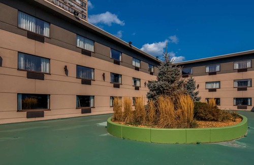 Indian Village Hotel | Best Western Plus Hyde Park Chicago Hotel