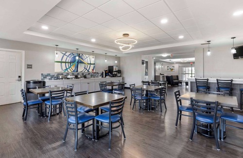 Mascoutah Hotel | Best Western Plus MidAmerica Hotel