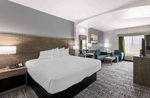 Mascoutah Hotel | Best Western Plus MidAmerica Hotel