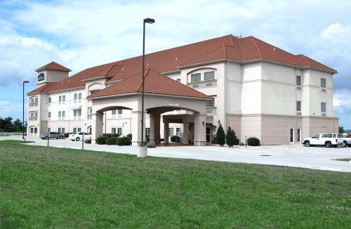 Mascoutah Hotel | Best Western Plus MidAmerica Hotel