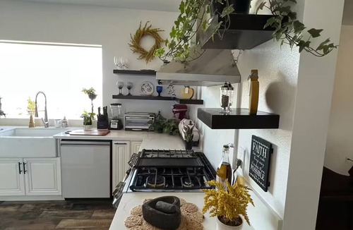 Tehachapi House | Between Vineyards and Forests: Your Refuge