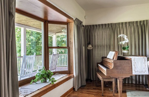 Black Mountain House | Big Group Getaway | 7BR, 5BA