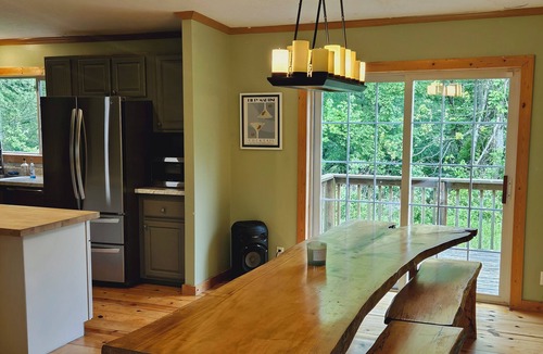Alto Pass Cabin | Big Sky Cabin! Hot Tub! On the Wine Trail! Fire Pit! Pool Table! Large Deck!n