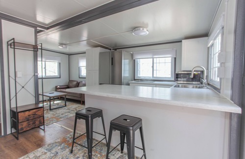 Big Spring Cabin | Big Spring, TX-Tiny Home Charm - Studio