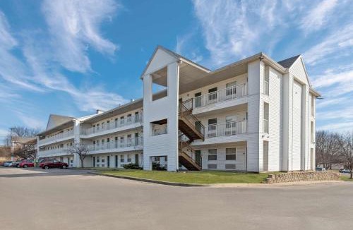 Independence Hotel | Birch Hill Suites Kansas City - Independence