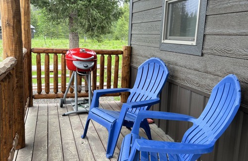 Coram Cabin | Black Bear Cabin - Amish Cabin 5 Miles From Glacier