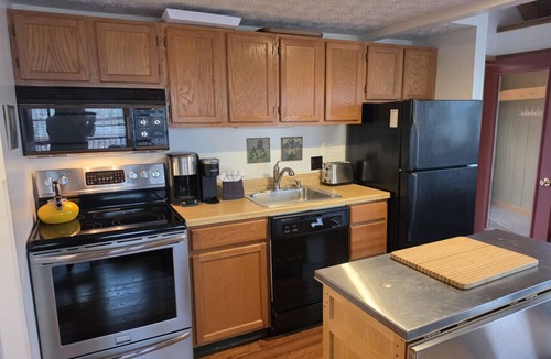 Davis Cabin | Black Bear Resort - Serene Cabin Retreat | Views, Deck & Resort Access