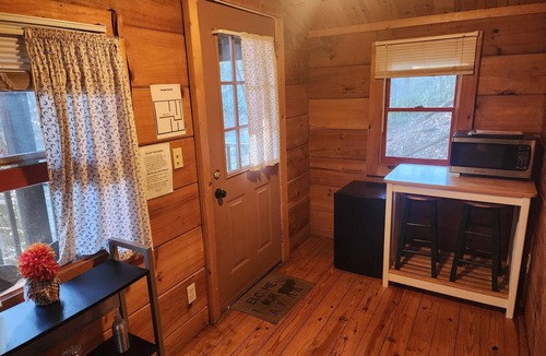 Hampton Hostel | Black Bear Resort