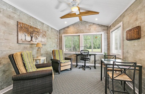 Batavia House | Bliss in Batavia near the Fox River