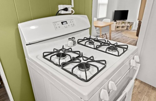 Peoria House | BLISSFULL BOHO COTTAGE - 2BD near the Heights
