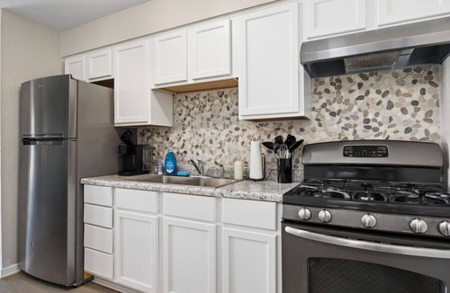 Peoria Heights House | Blue Haven at Hines | Stylish 2BD Stay | Peoria Heights