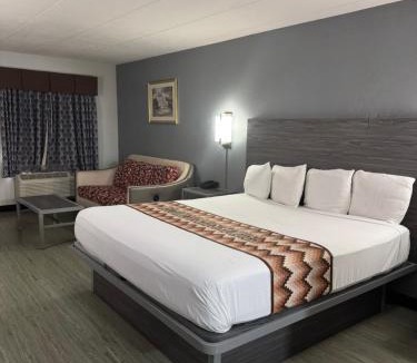Chicago Ridge Hotel | Blue Star Motel