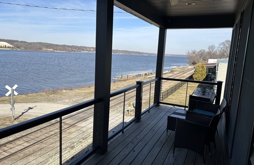 Port Byron Condo | Blue Suede Suites North