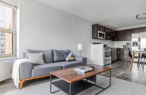 Rush and Division Apartment | Blueground | Gold Coast, AC, nr Hancock Center