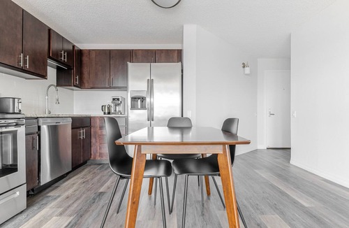 Rush and Division Apartment | Blueground | Gold Coast, AC, nr Hancock Center