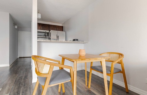 Rush and Division Apartment | Blueground | Gold Coast, AC, nr Hancock Center