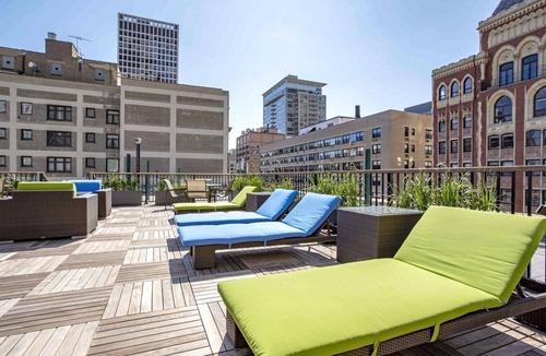 Near North Side Apartment | Blueground | Gold Coast, rooftop & gym, nr Hancock