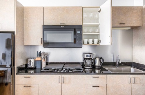 River North Apartment | Blueground | Goose Island, lounge, nr Lincoln Park
