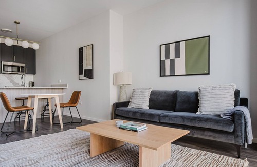 East Hyde Park Apartment | Blueground | Hyde Park, AC, w/d, nr museum