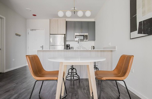 East Hyde Park Apartment | Blueground | Hyde Park, AC, w/d, nr museum