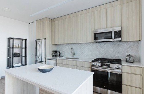 Illinois Medical District Apartment | Blueground | Medical District 1bd apartment