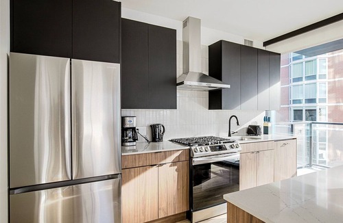 Streeterville Apartment | Blueground | River North, balcony & pool, nr Pier