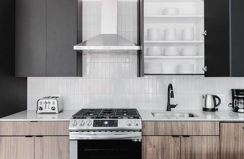 Streeterville Apartment | Blueground | River North, balcony & pool, nr Pier