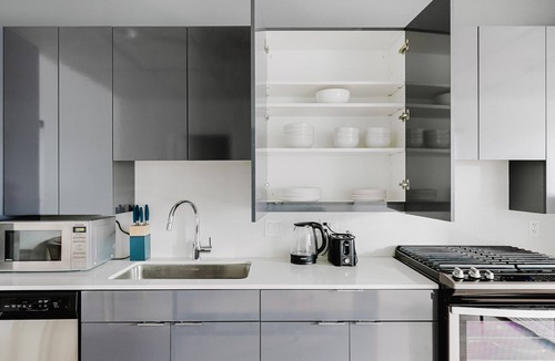 West Town Apartment | Blueground | River North, rooftop & pool, nr Mart