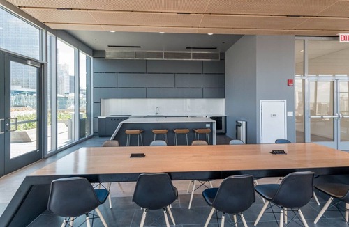 West Town Apartment | Blueground | River North, rooftop & pool, nr Mart
