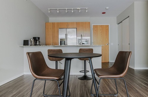 Streeterville Apartment | Blueground | River North, rooftop & pool, nr Mart