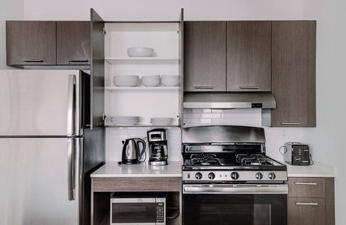 Killgubbin Apartment | Blueground | River North, pool & w/d, nr Mile