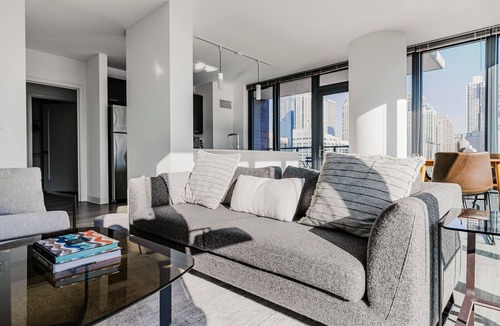Killgubbin Apartment | Blueground | River North, pool & w/d, nr Mile