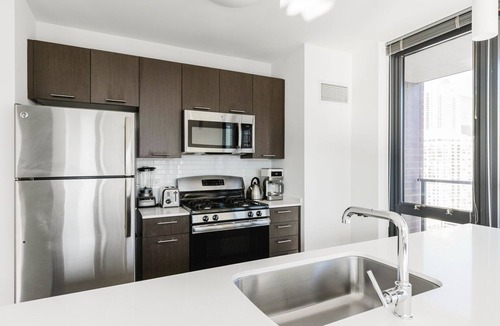 Killgubbin Apartment | Blueground | River North, pool & w/d, nr Mile