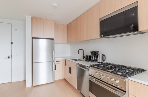 Williamsburg Apartment | Blueground | South Williamsburg, view, nr Brooklyn Bridge