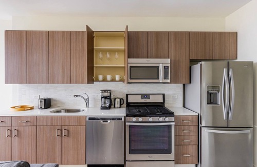 Streeterville Apartment | Blueground | Streeterville, rooftop pool, nr Navy Pier