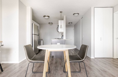 West Loop Apartment | Blueground | West Loop, gym & bbq, nr Willis Tower