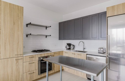 Near West Side Apartment | Blueground | West Loop, pool & AC, nr Willis