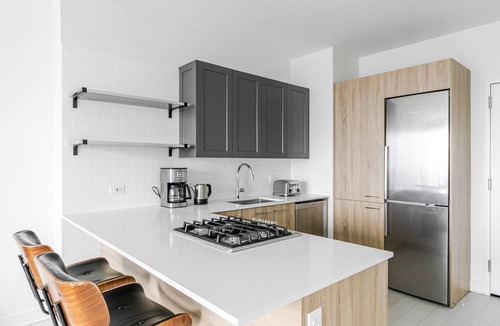 West Loop Apartment | Blueground | West Loop, pool & AC, nr Willis