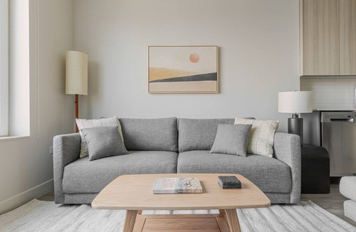 West Town Apartment | Blueground | West Town, washer, nr Chicago River
