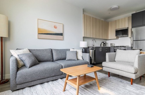 West Town Apartment | Blueground | West Town, washer, nr Chicago River