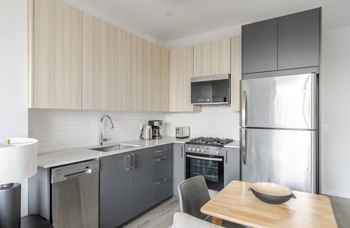 West Town Apartment | Blueground | West Town, washer, nr Chicago River