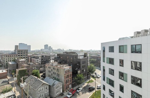 West Town Apartment | Blueground | West Town, washer, nr Chicago River